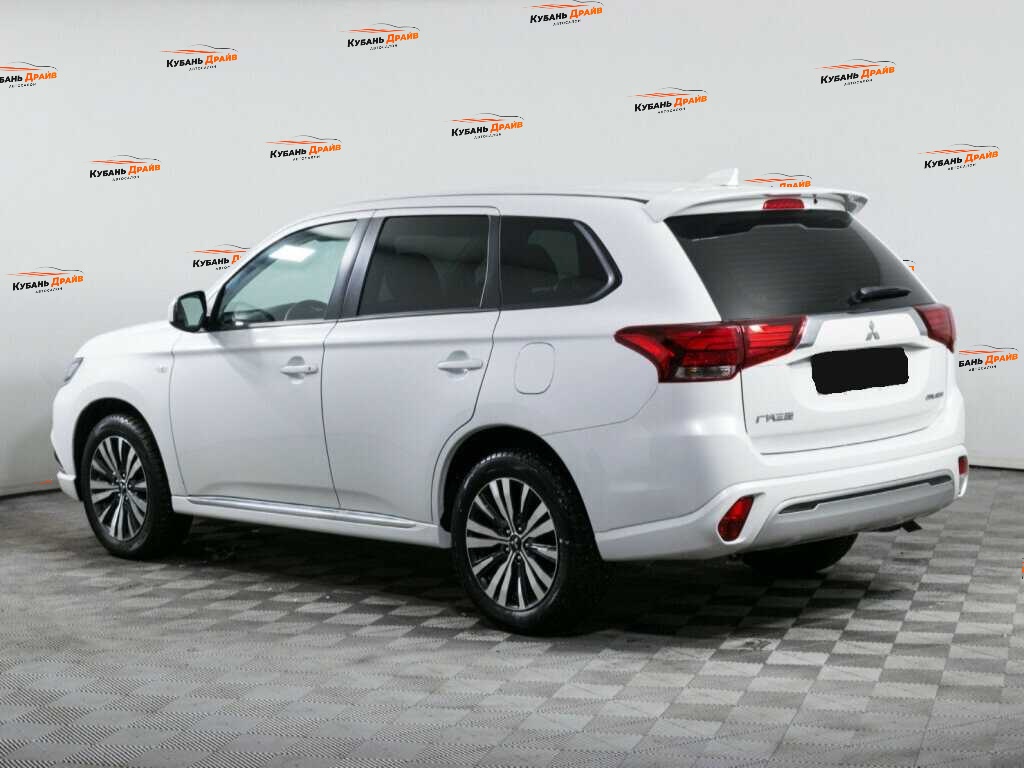 Mitsubishi Outlander 2022 года с пробегом. Фото: #5