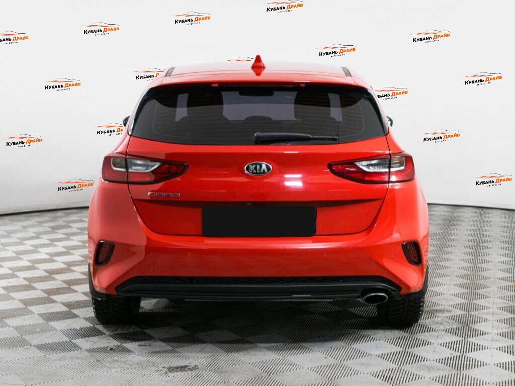 Kia Ceed 2020 года с пробегом. Фото: #4