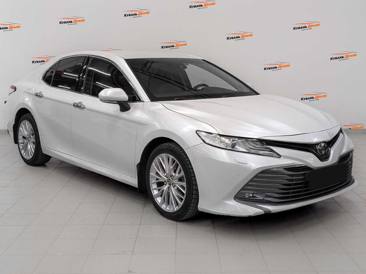 Toyota Camry 2019 года с пробегом. Фото: #2