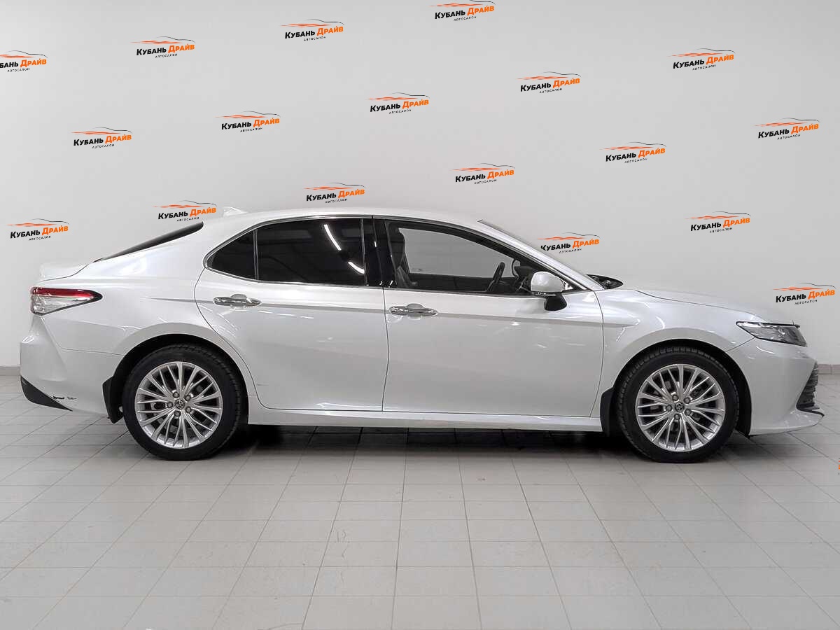 Toyota Camry 2019 года с пробегом. Фото: #3