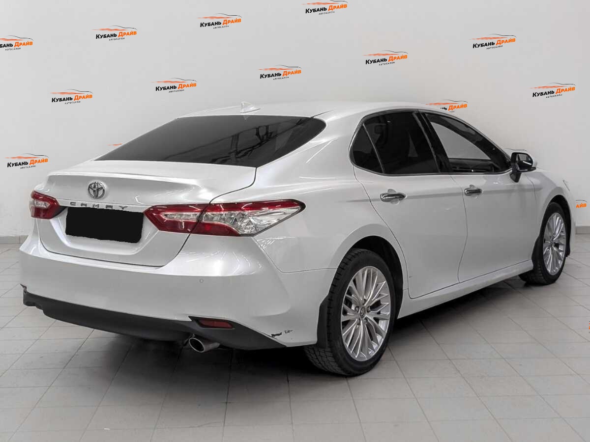 Toyota Camry 2019 года с пробегом. Фото: #4