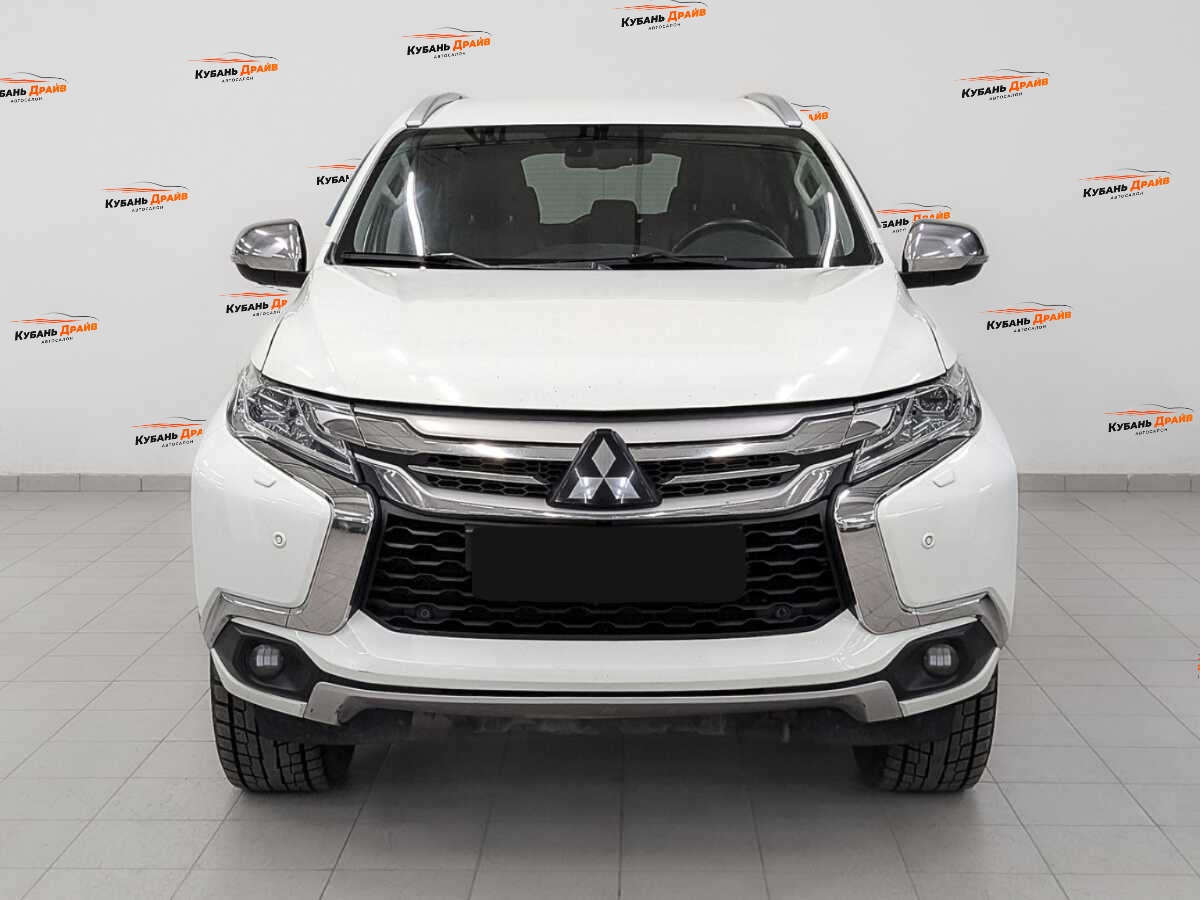 Mitsubishi Pajero Sport 2017 года с пробегом. Фото: #1