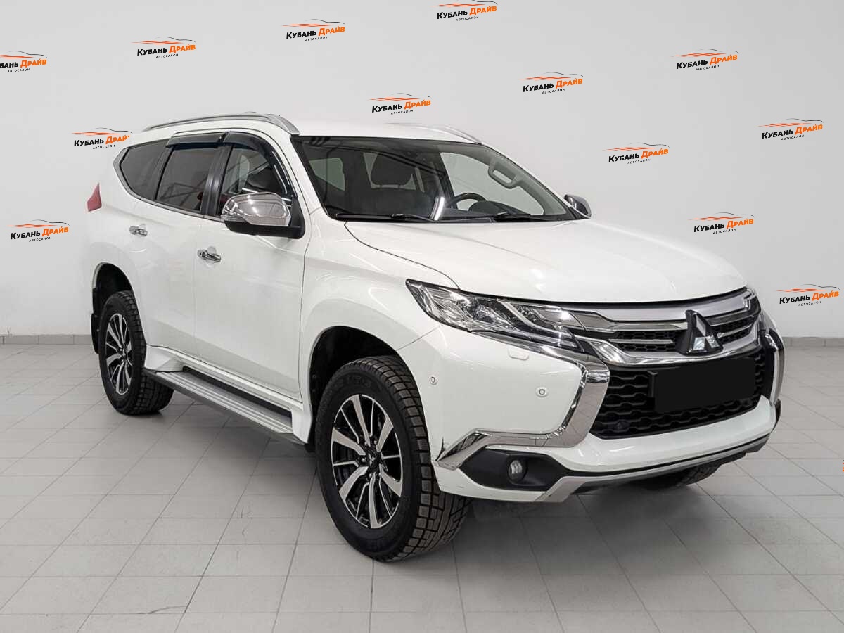 Mitsubishi Pajero Sport 2017 года с пробегом. Фото: #2