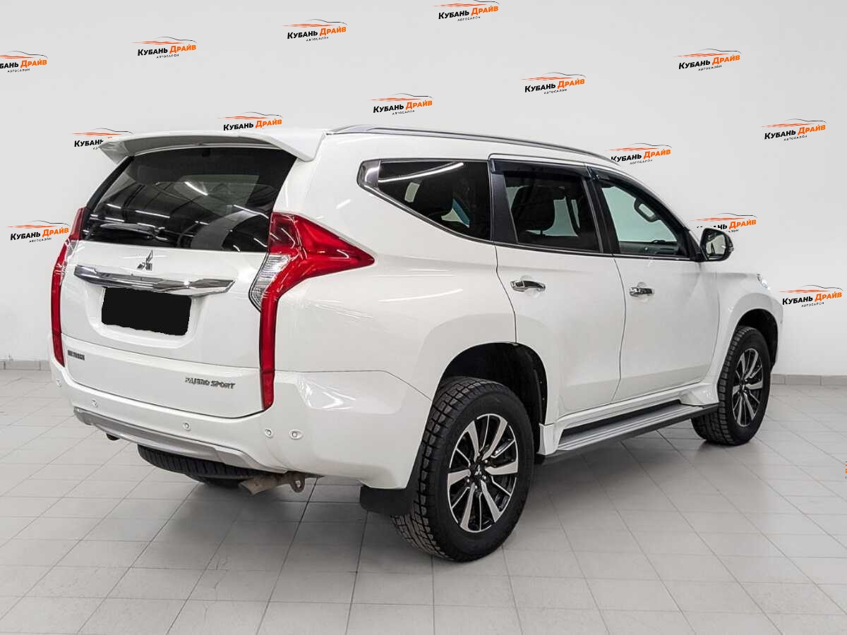 Mitsubishi Pajero Sport 2017 года с пробегом. Фото: #4
