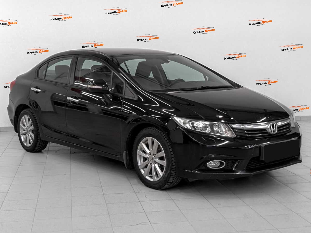 Honda Civic 2012 года с пробегом. Фото: #2