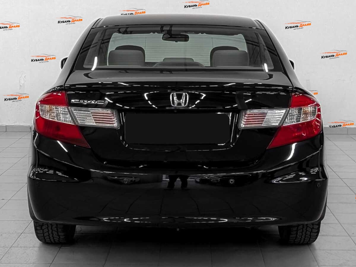Honda Civic 2012 года с пробегом. Фото: #5