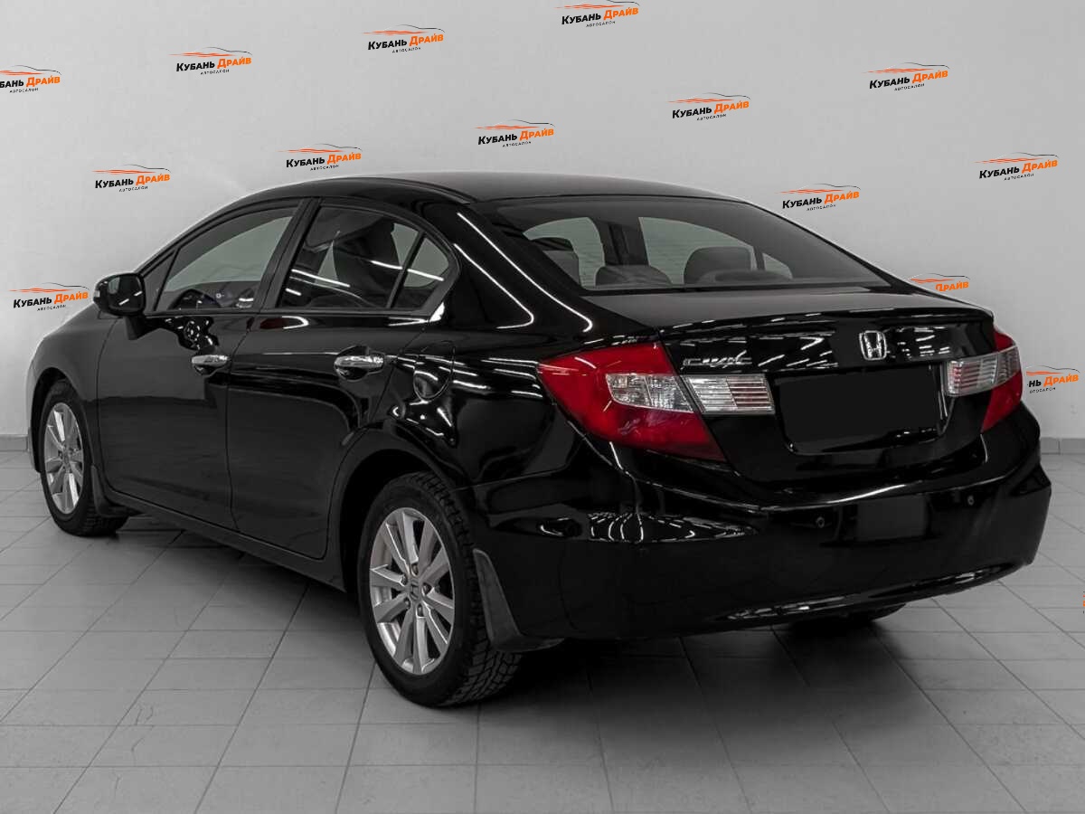 Honda Civic 2012 года с пробегом. Фото: #6