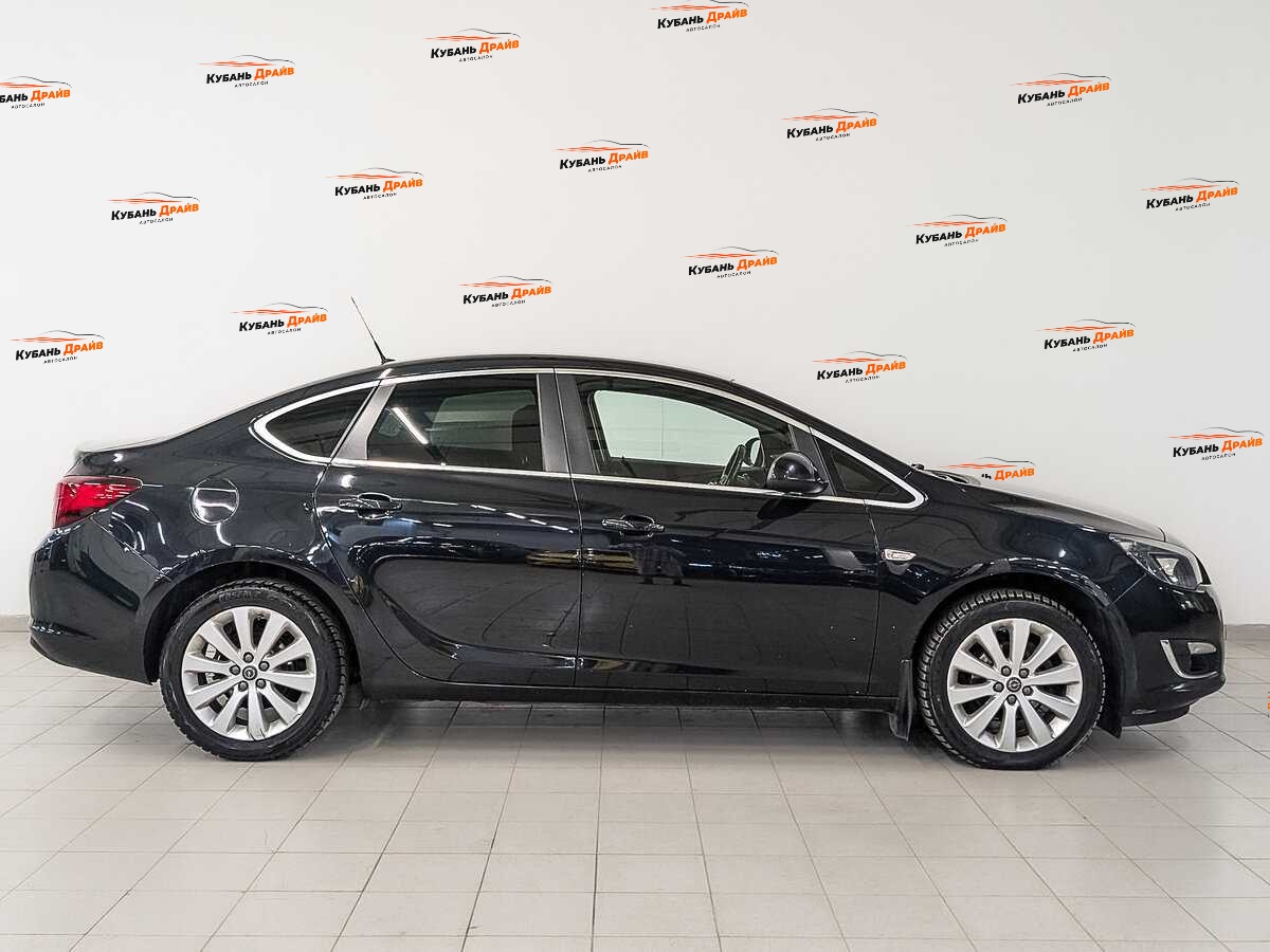 Opel Astra 2014 года с пробегом. Фото: #3