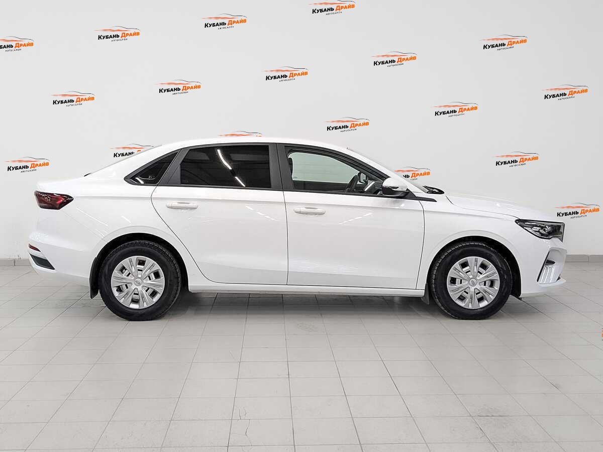 Geely Emgrand 2024 года с пробегом. Фото: #3