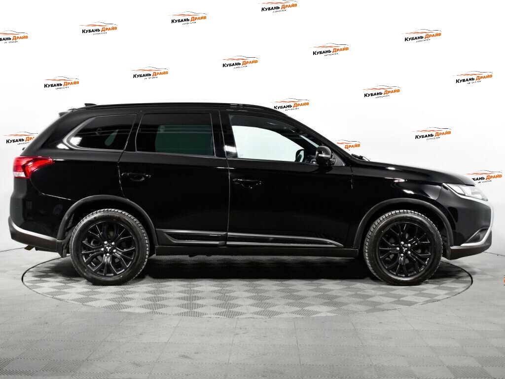 Mitsubishi Outlander 2021 года с пробегом. Фото: #3