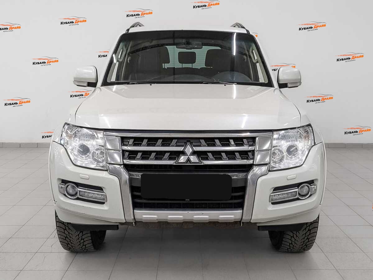 Mitsubishi Pajero 2015 года с пробегом. Фото: #1