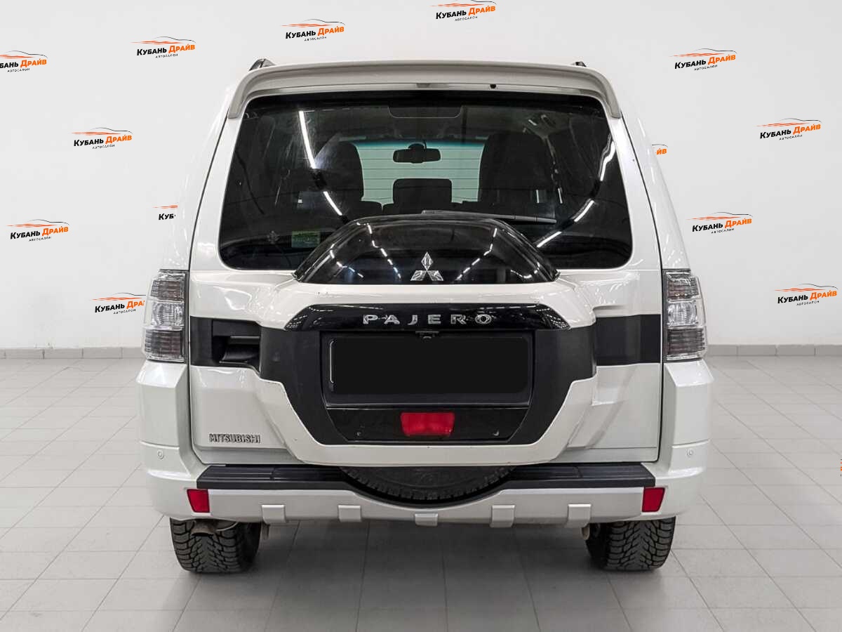 Mitsubishi Pajero 2015 года с пробегом. Фото: #5