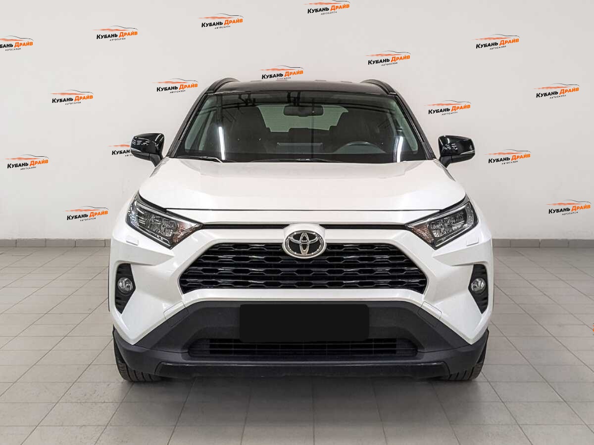 Toyota RAV4 2021 года с пробегом. Фото: #1