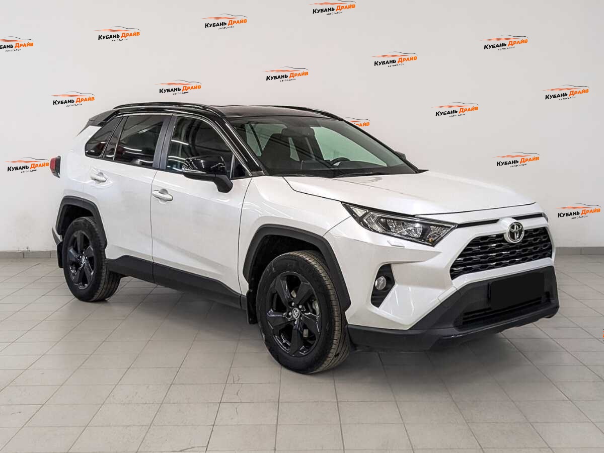 Toyota RAV4 2021 года с пробегом. Фото: #2
