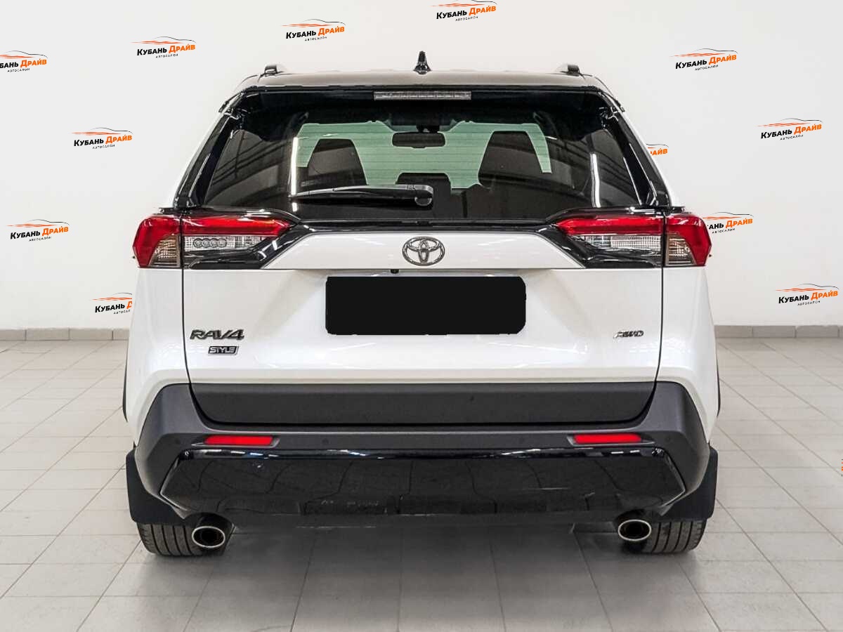 Toyota RAV4 2021 года с пробегом. Фото: #5