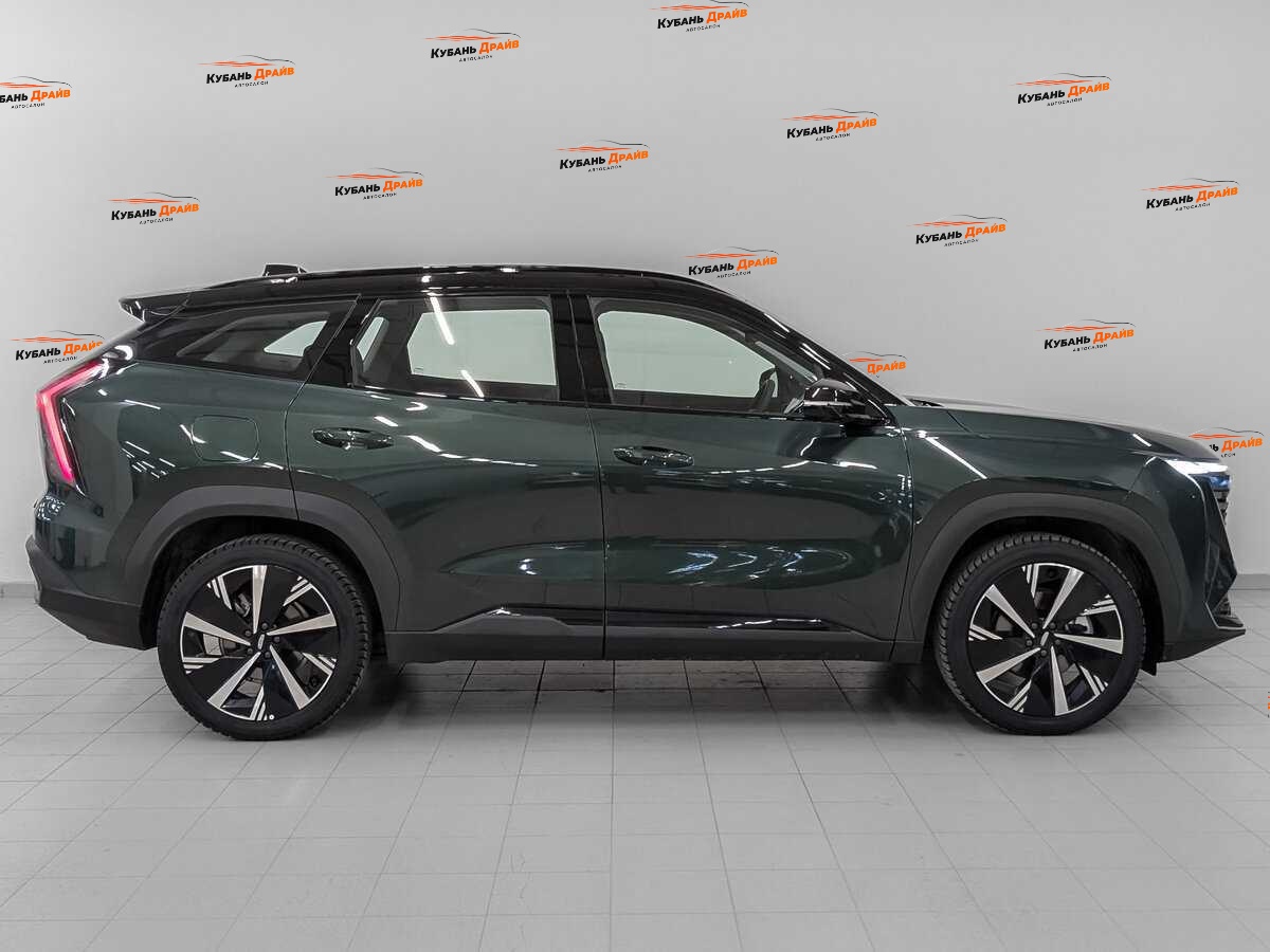 Geely Atlas 2024 года с пробегом. Фото: #3