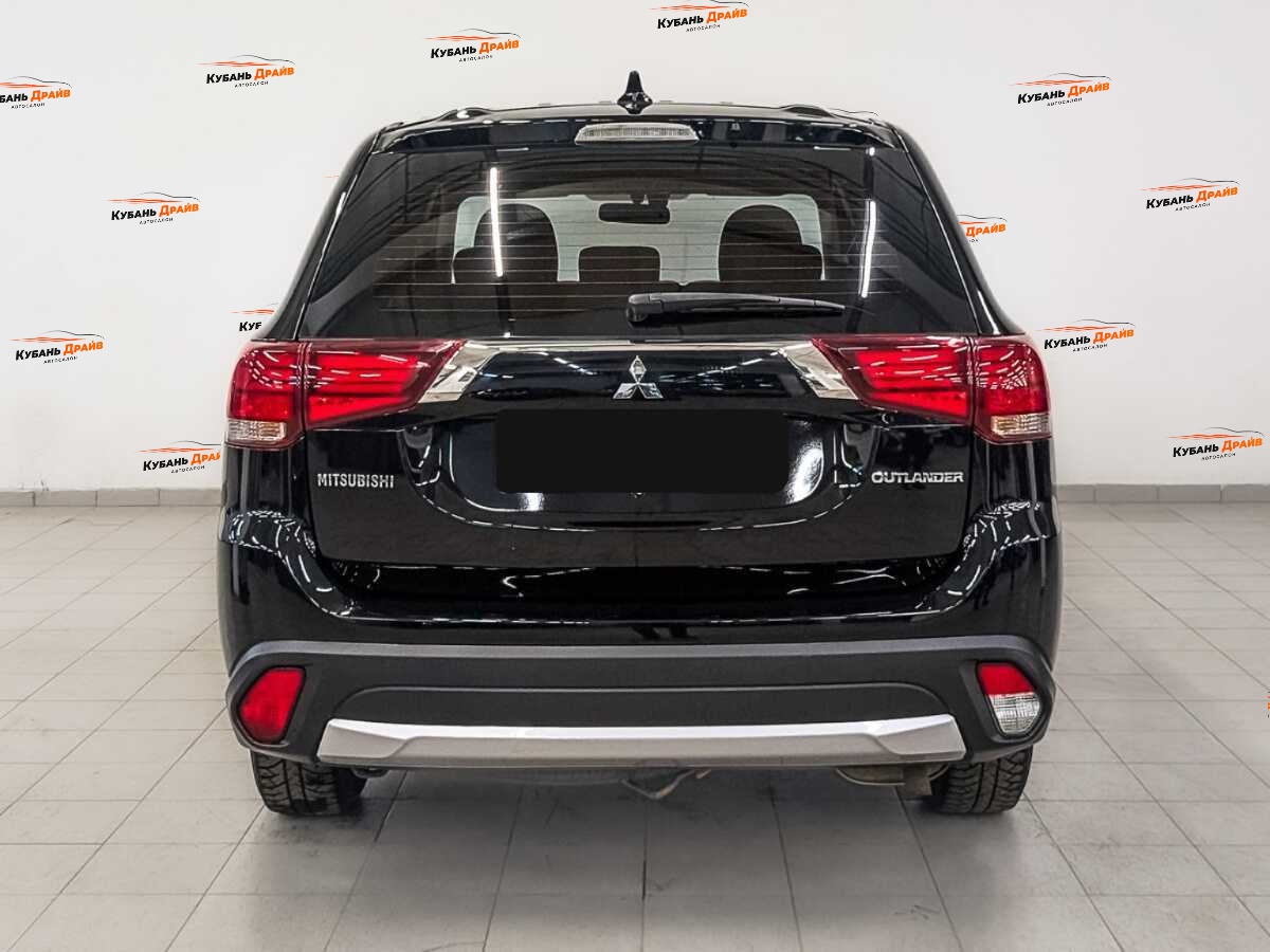Mitsubishi Outlander 2018 года с пробегом. Фото: #5