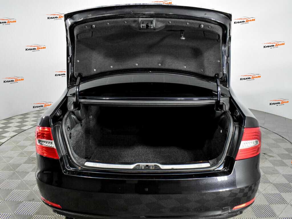 Skoda Superb 2013 года с пробегом. Фото: #16