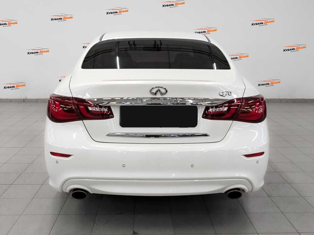Infiniti Q70 2016 года с пробегом. Фото: #5