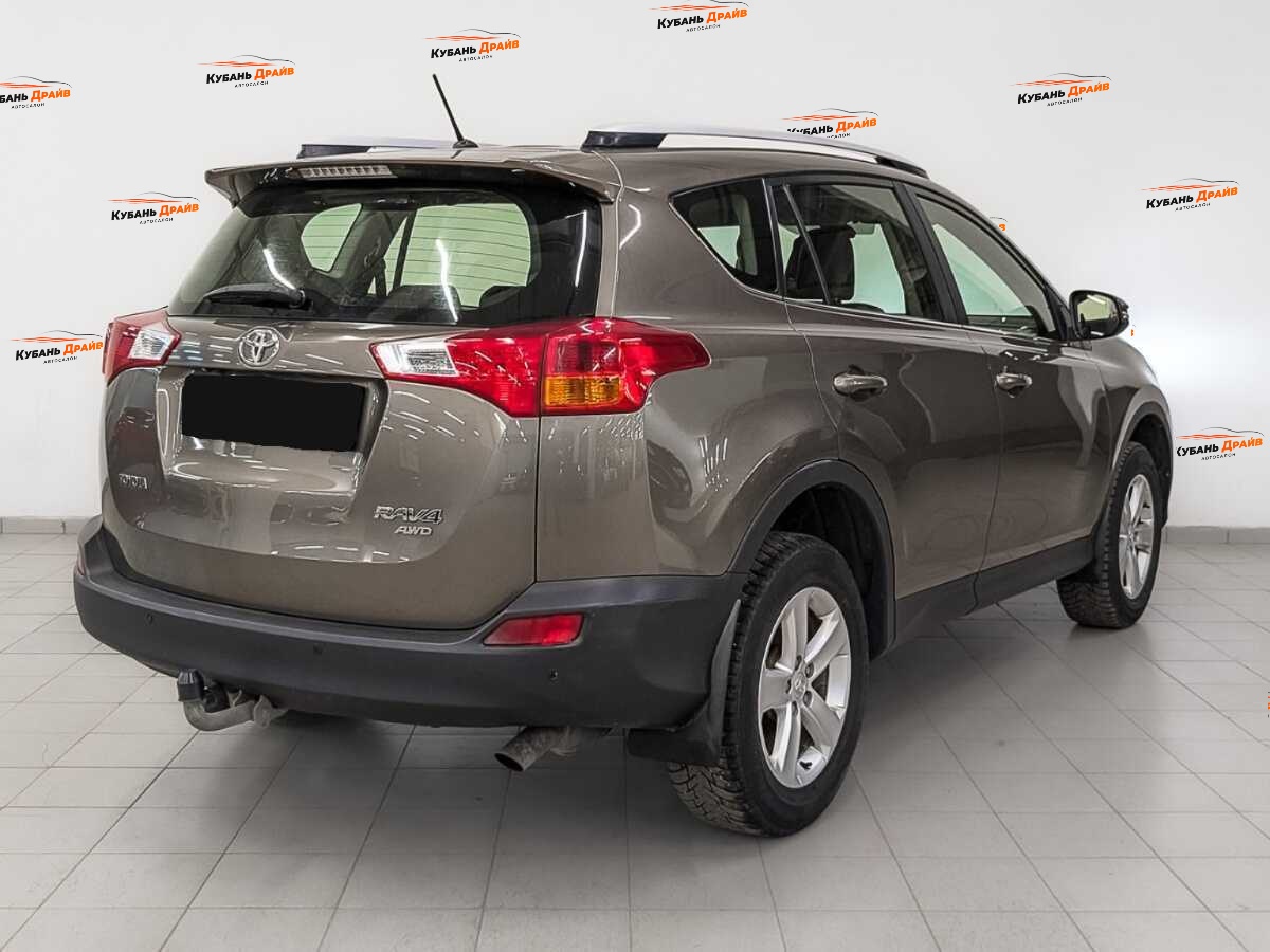 Toyota RAV4 2014 года с пробегом. Фото: #4