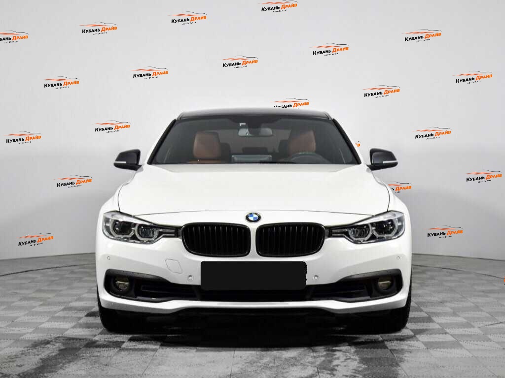 BMW 3 серии 2017 года с пробегом. Фото: #1