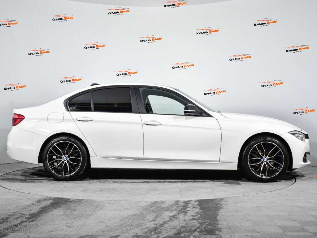 BMW 3 серии 2017 года с пробегом. Фото: #3