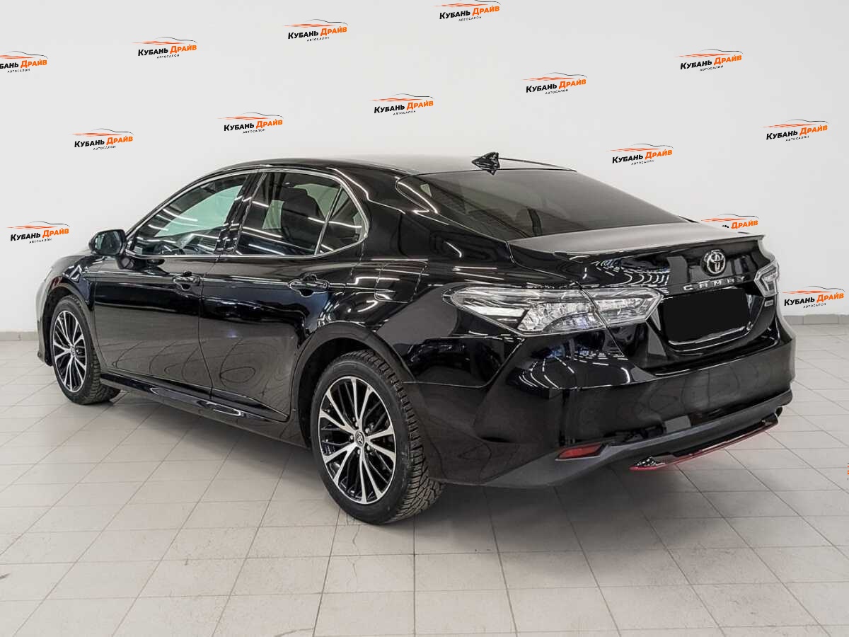 Toyota Camry 2020 года с пробегом. Фото: #6