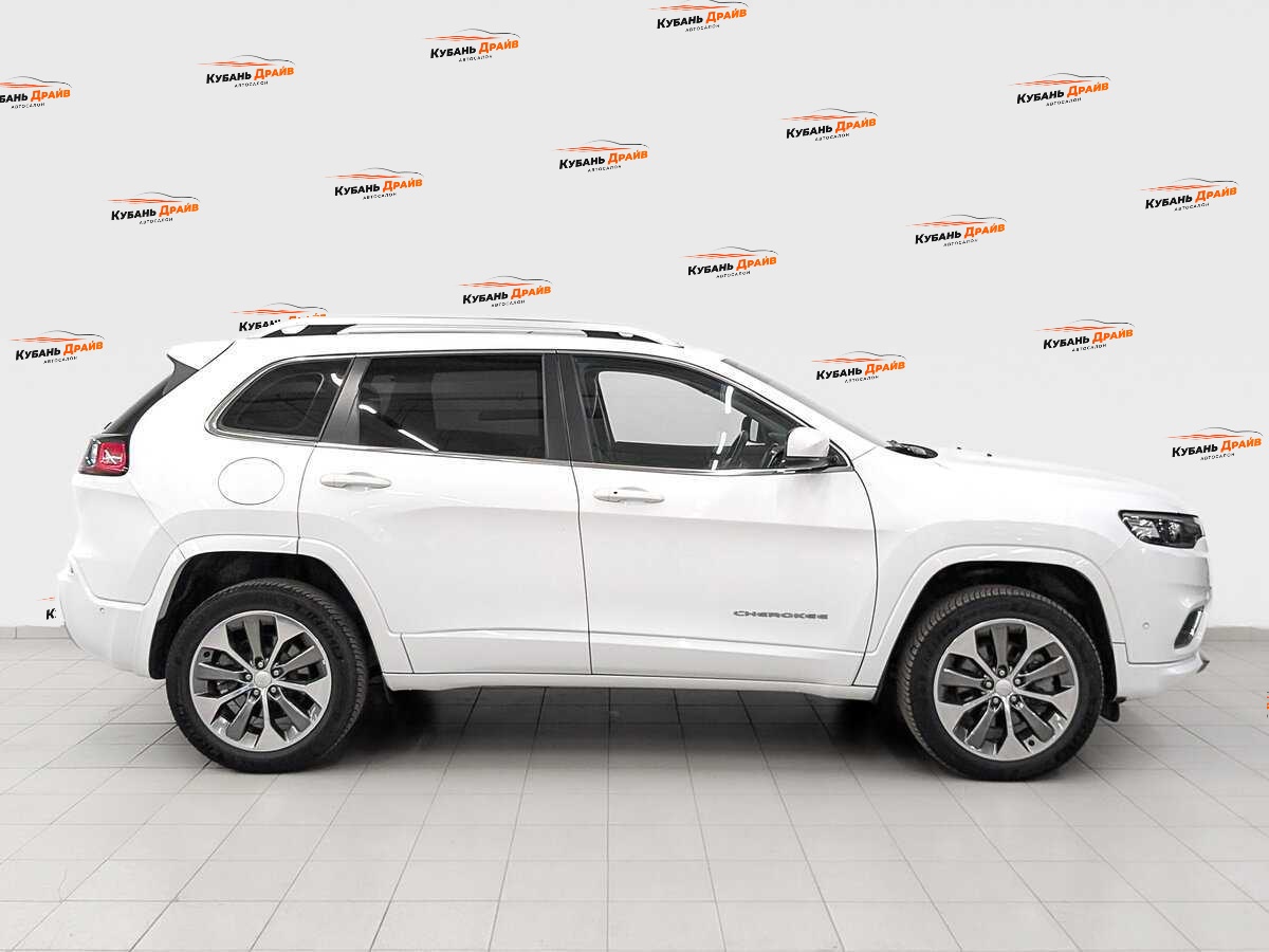Jeep Cherokee 2019 года с пробегом. Фото: #3