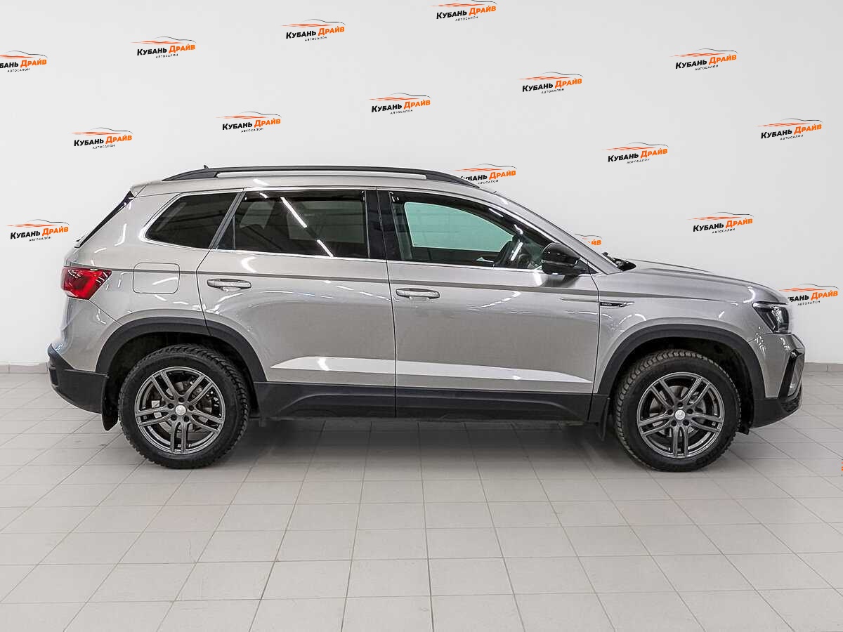 Volkswagen Taos 2021 года с пробегом. Фото: #3