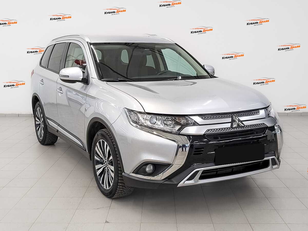 Mitsubishi Outlander 2020 года с пробегом. Фото: #2
