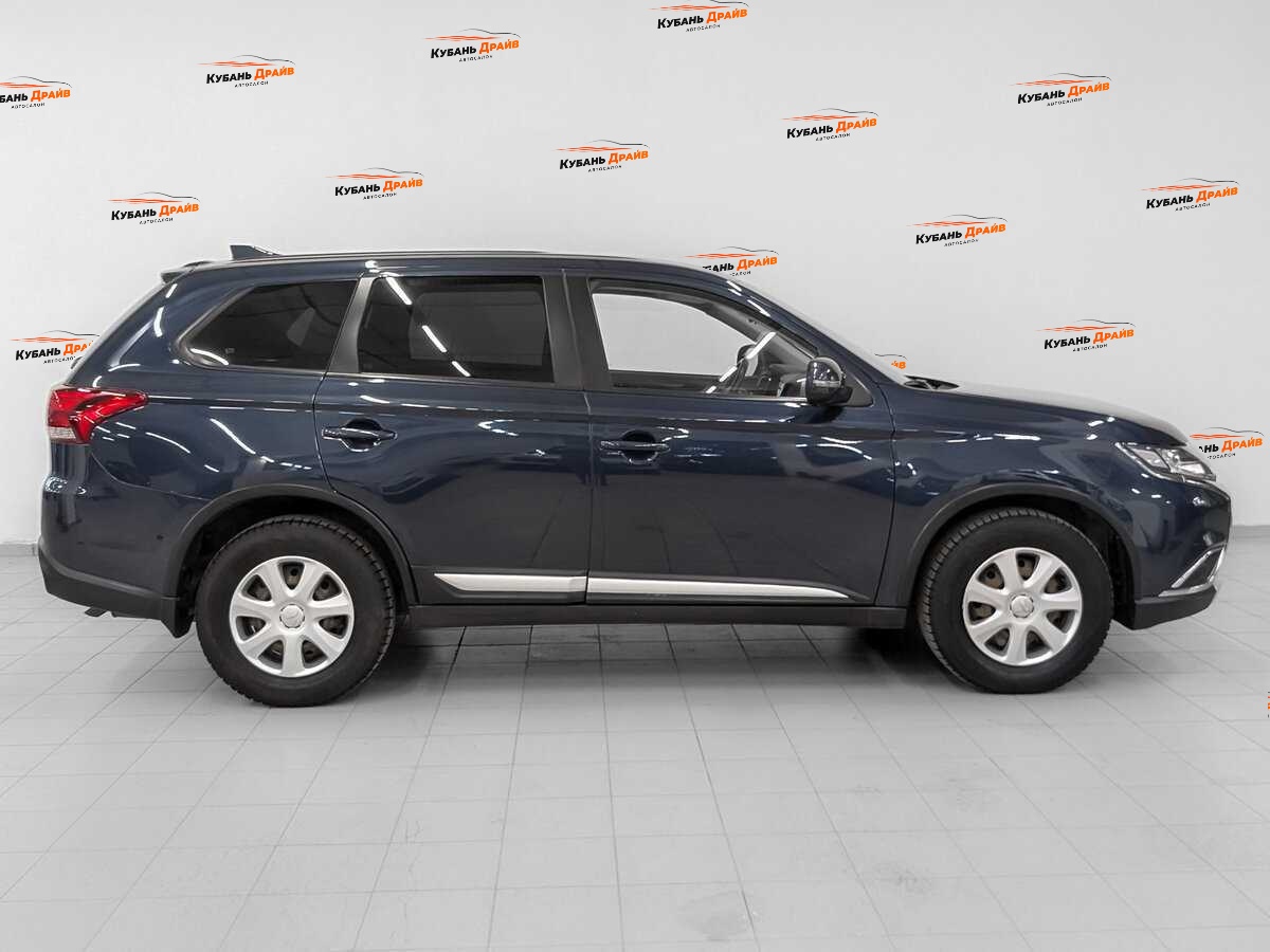 Mitsubishi Outlander 2017 года с пробегом. Фото: #3