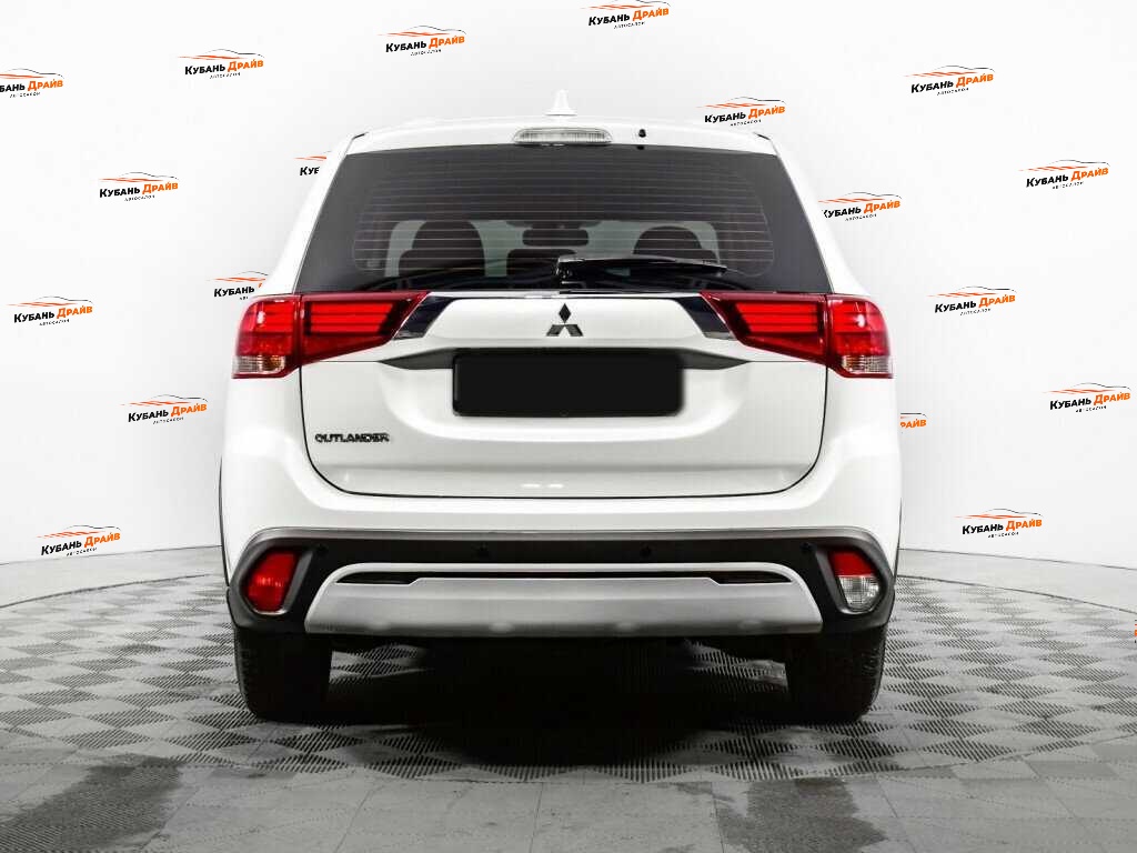 Mitsubishi Outlander 2020 года с пробегом. Фото: #5