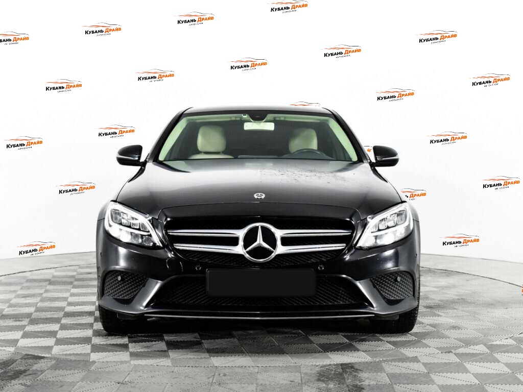 Mercedes-Benz C-Класс 2018 года с пробегом. Фото: #1