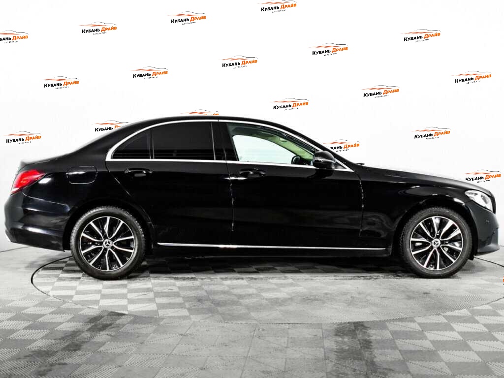 Mercedes-Benz C-Класс 2018 года с пробегом. Фото: #3