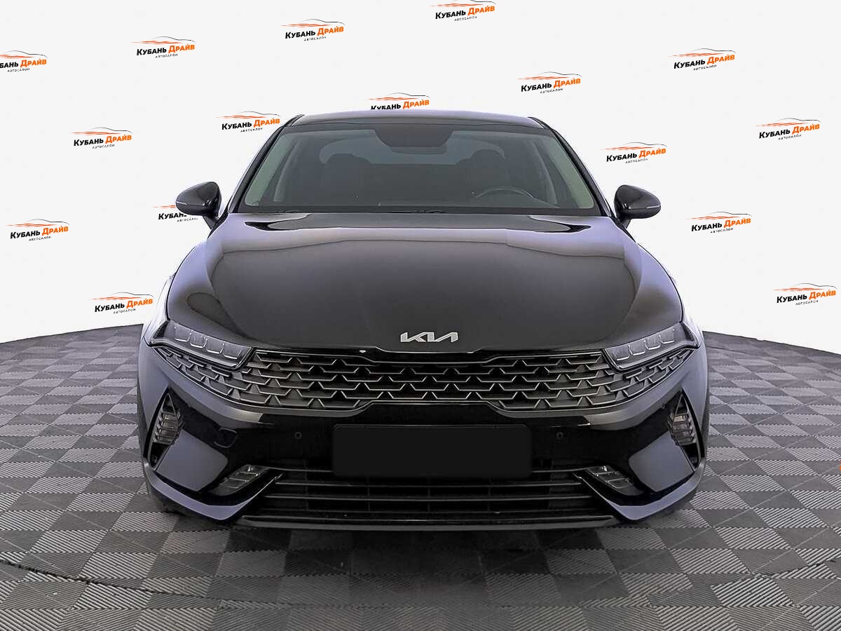 Kia K5 2022 года с пробегом. Фото: #1