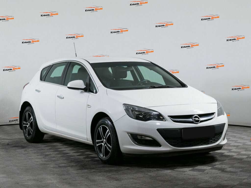 Opel Astra 2013 года с пробегом. Фото: #2