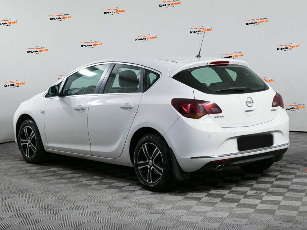 Opel Astra 2013 года с пробегом. Фото: #5