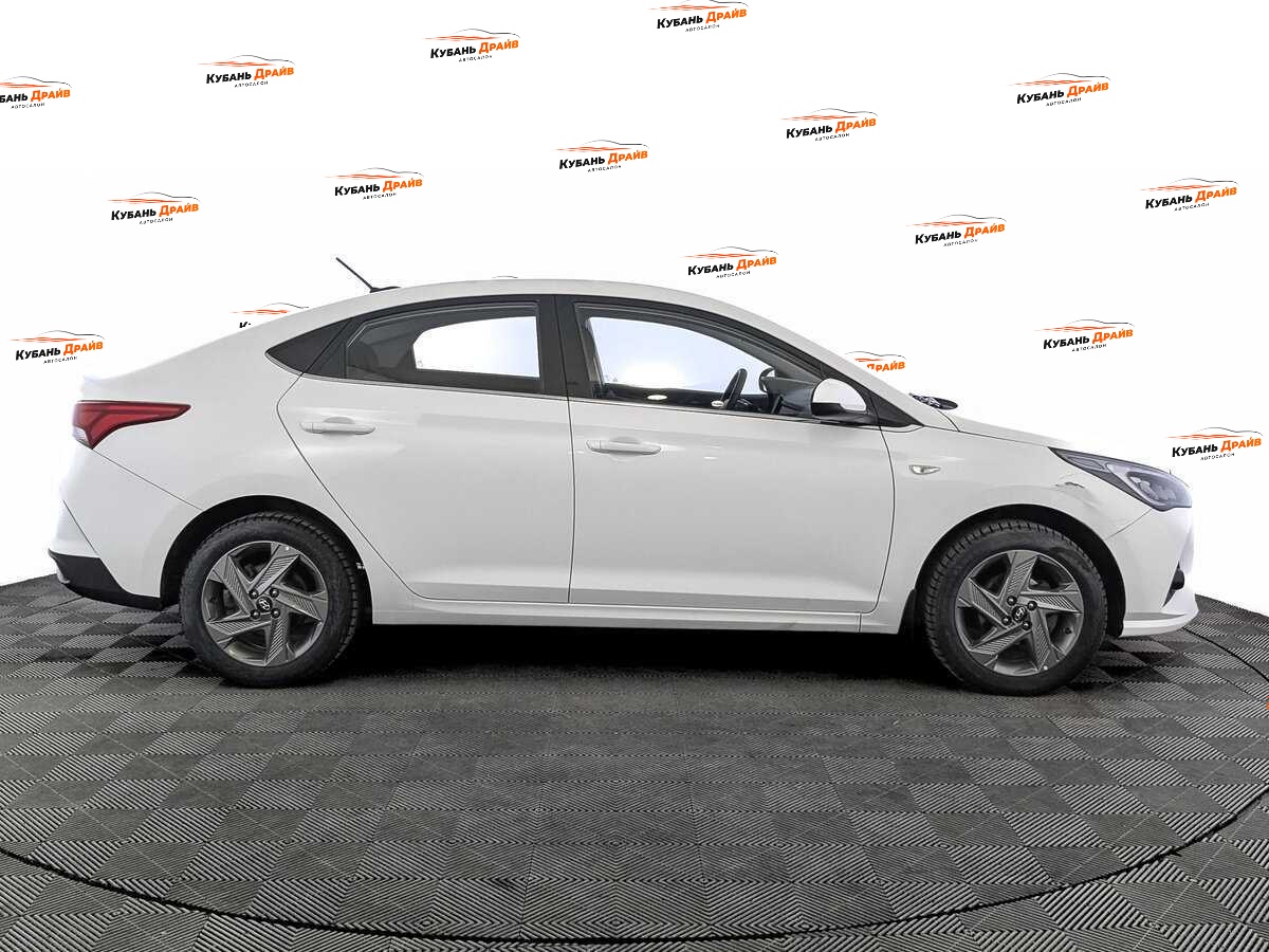 Hyundai Solaris 2021 года с пробегом. Фото: #3