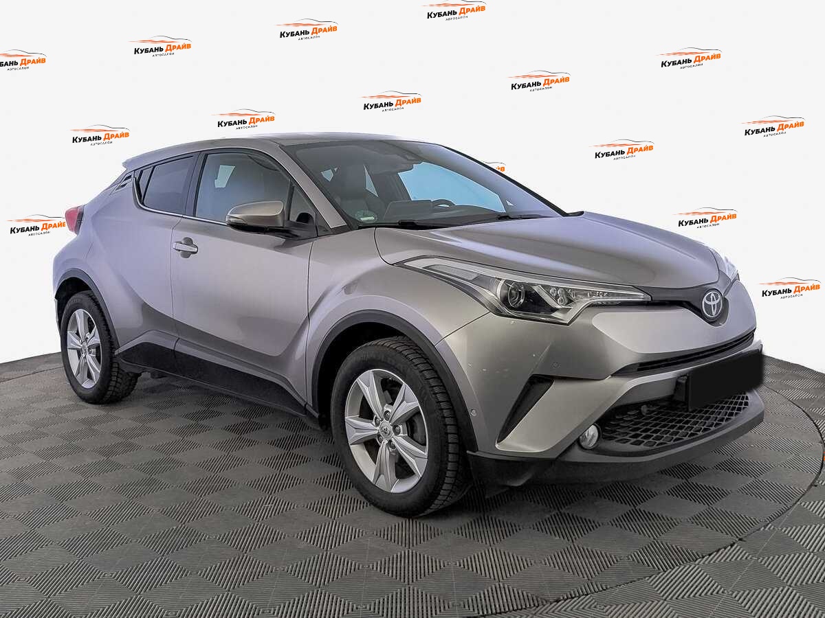Toyota C-HR 2017 года с пробегом. Фото: #2