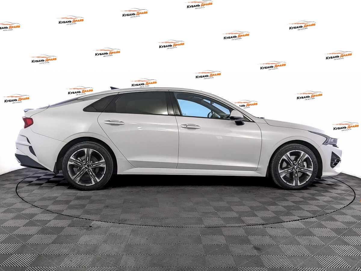 Kia K5 2021 года с пробегом. Фото: #3