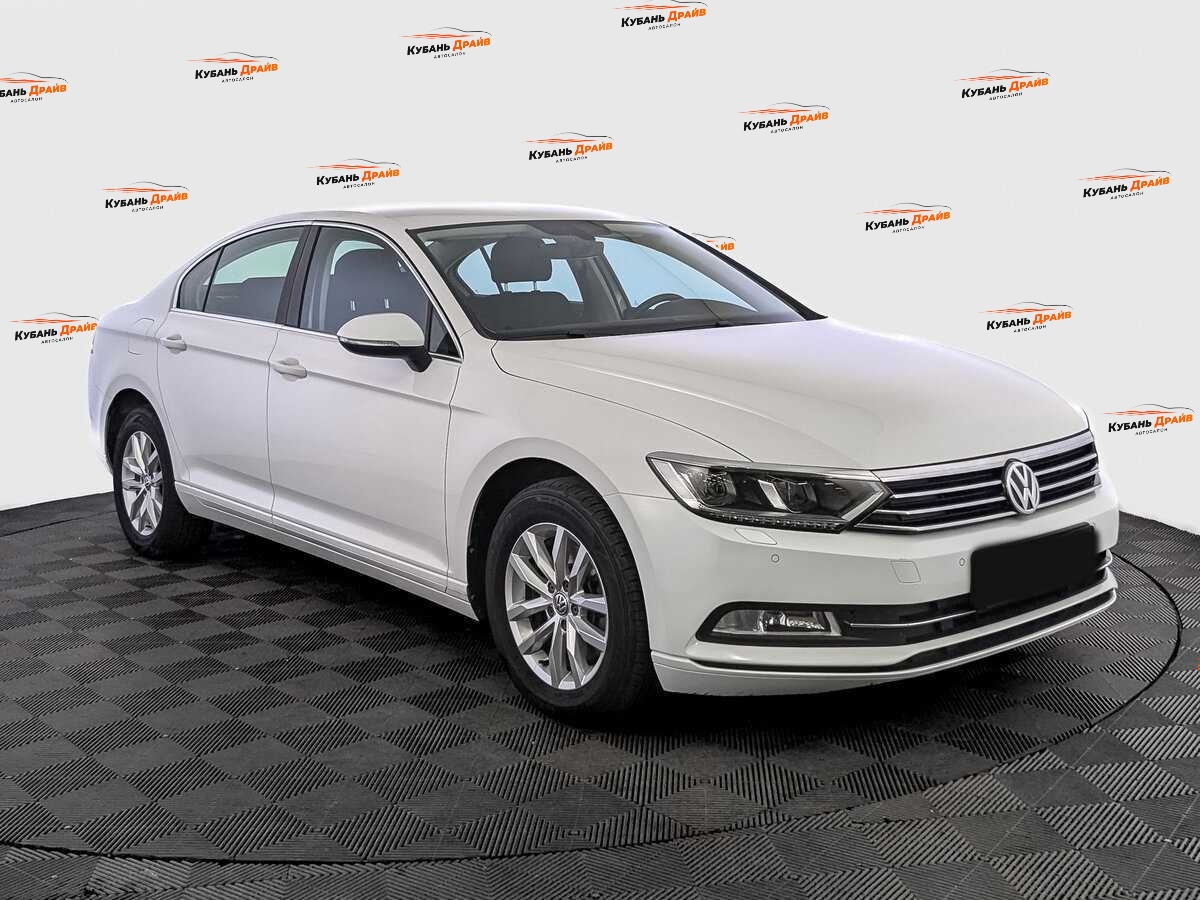 Volkswagen Passat 2019 года с пробегом. Фото: #2