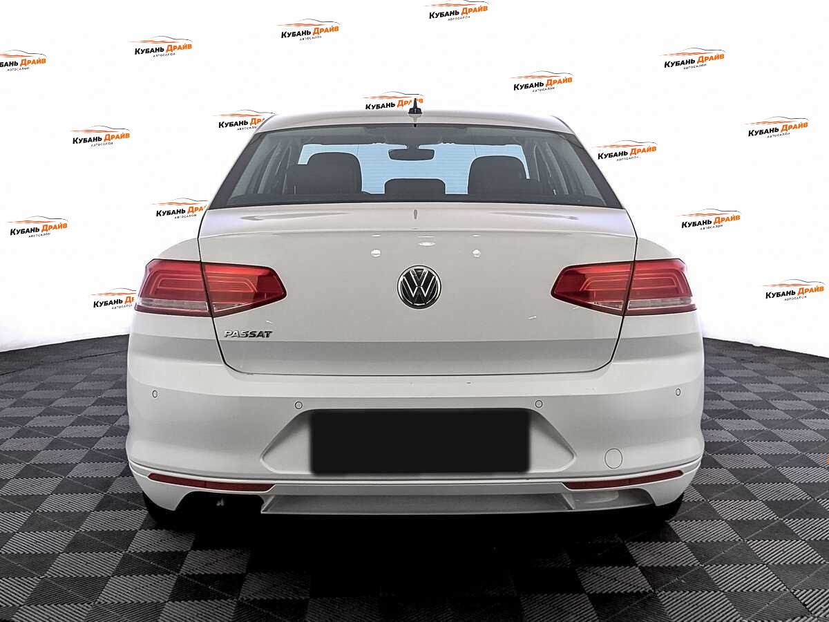 Volkswagen Passat 2019 года с пробегом. Фото: #5