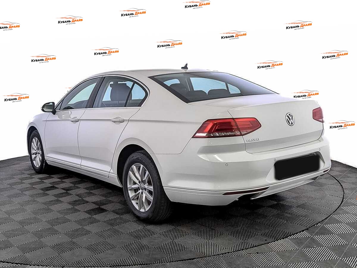 Volkswagen Passat 2019 года с пробегом. Фото: #6