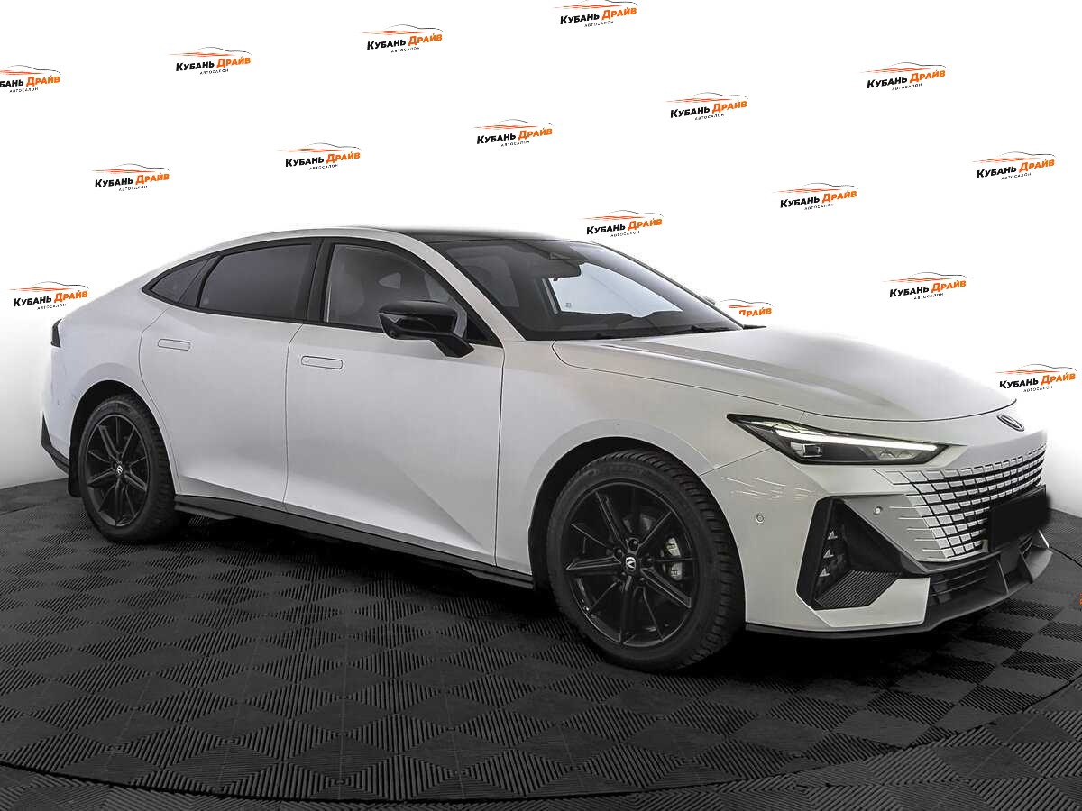 Changan UNI-V 2023 года с пробегом. Фото: #2