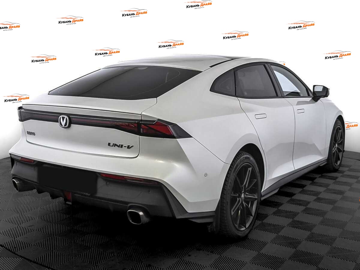 Changan UNI-V 2023 года с пробегом. Фото: #4