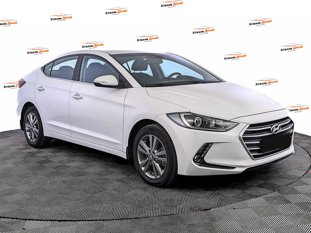 Hyundai Elantra 2018 года с пробегом. Фото: #2