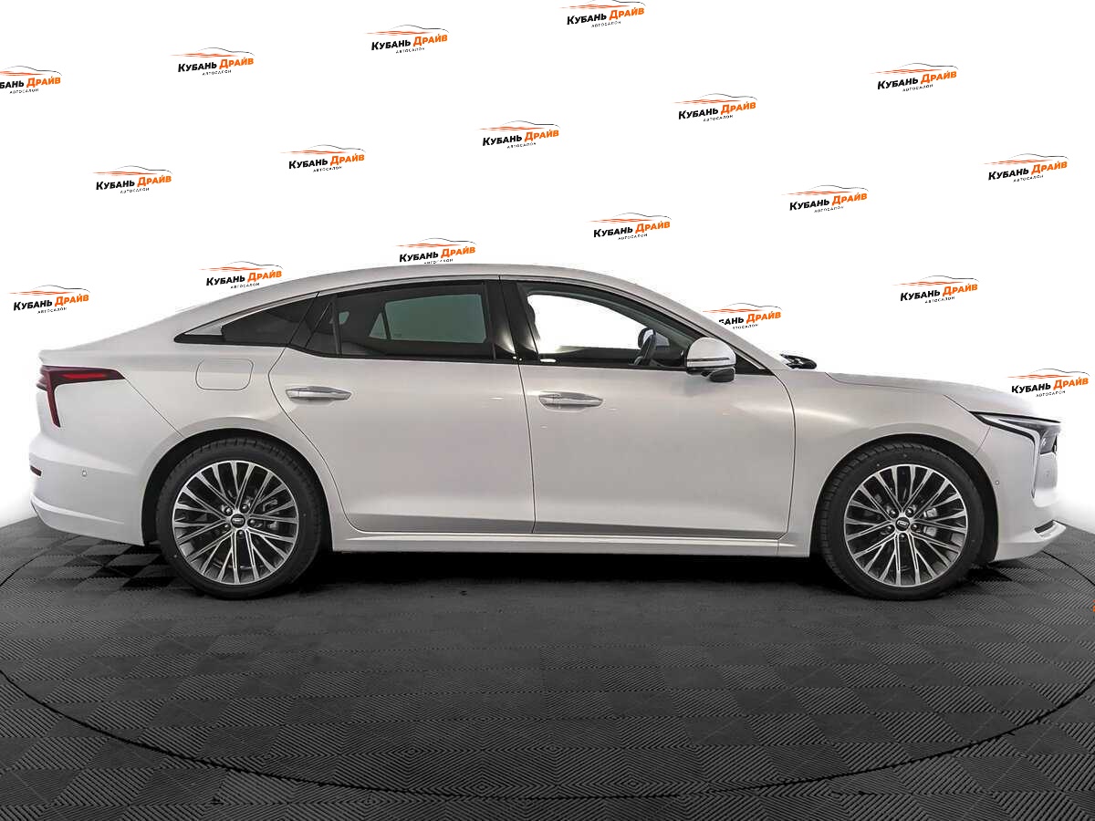 FAW Bestune B70 2023 года с пробегом. Фото: #3