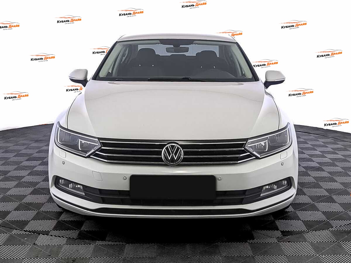Volkswagen Passat 2017 года с пробегом. Фото: #1