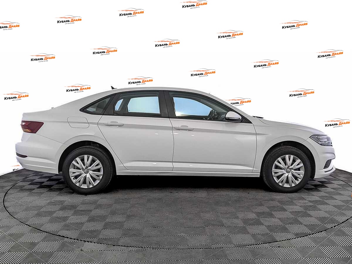 Volkswagen Jetta 2020 года с пробегом. Фото: #3