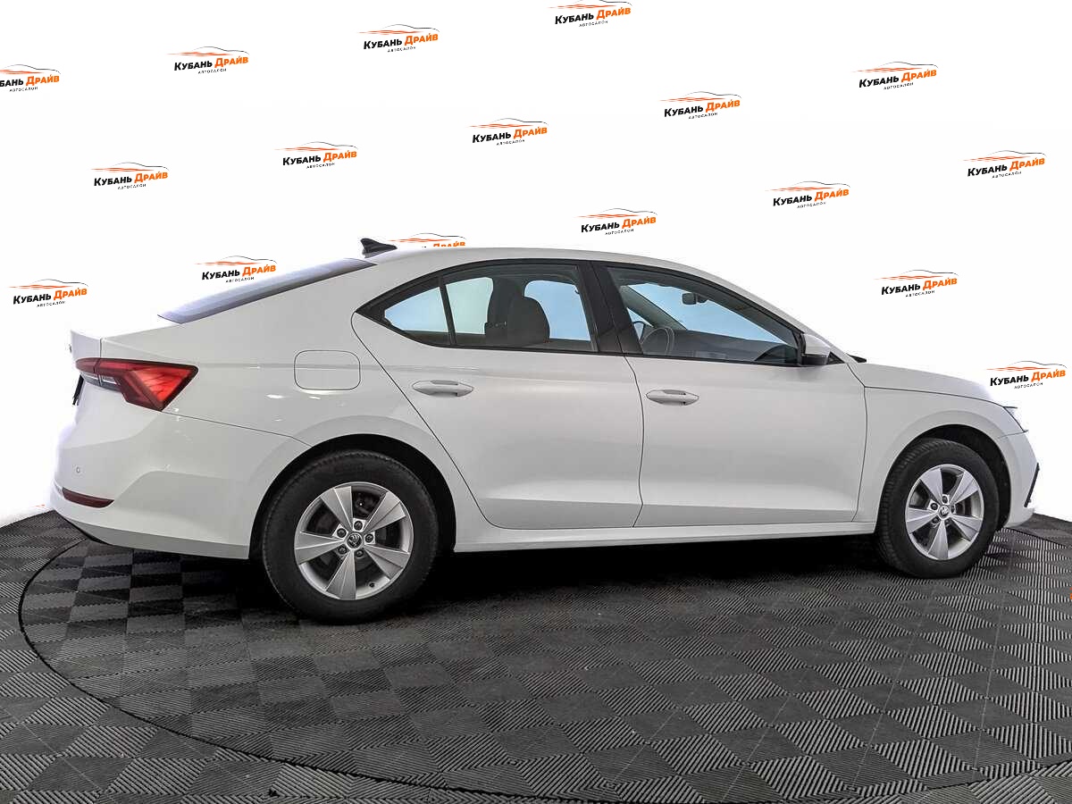 Skoda Octavia 2021 года с пробегом. Фото: #3